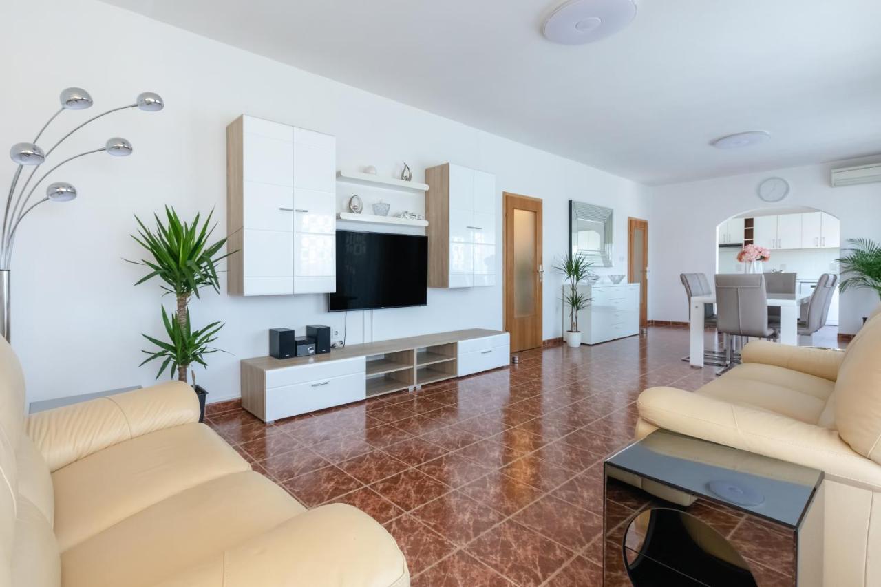 Apartments Zdenka Ровиньско село Экстерьер фото