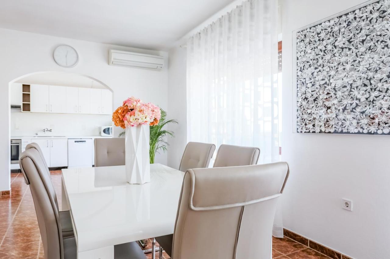 Apartments Zdenka Ровиньско село Экстерьер фото