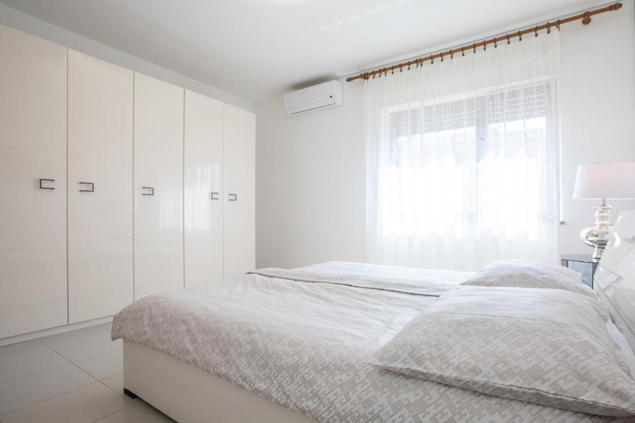 Apartments Zdenka Ровиньско село Экстерьер фото