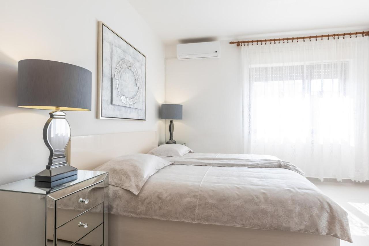 Apartments Zdenka Ровиньско село Экстерьер фото
