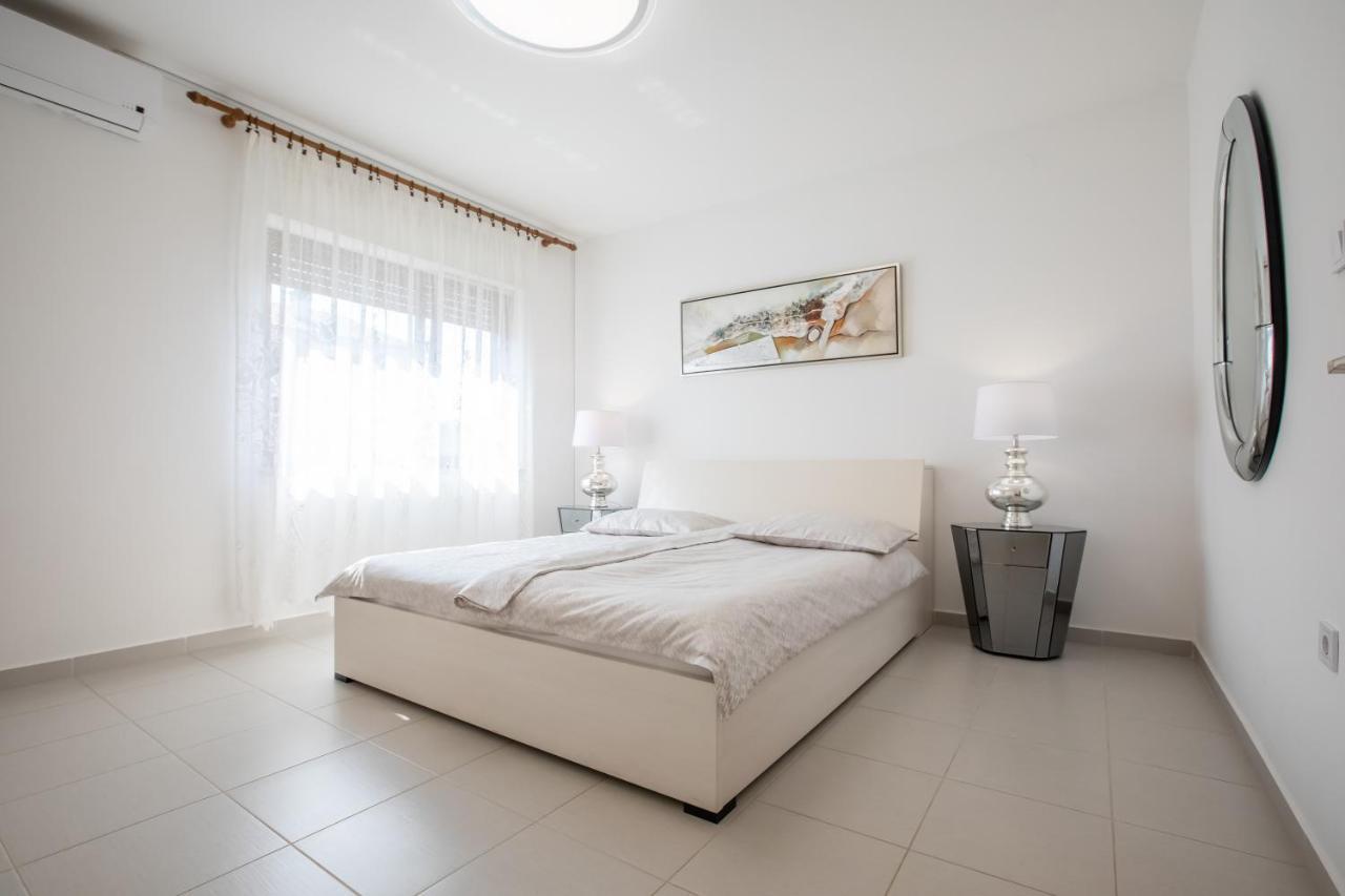 Apartments Zdenka Ровиньско село Экстерьер фото