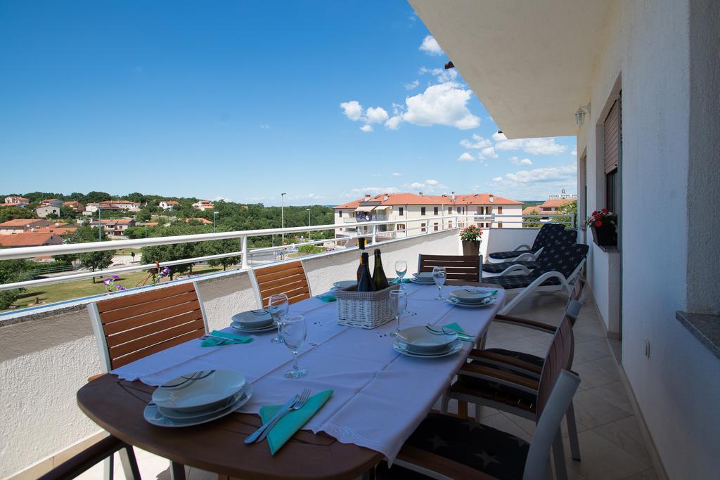 Apartments Zdenka Ровиньско село Экстерьер фото